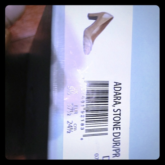 Ladies Shoes - Picture 1 of 3